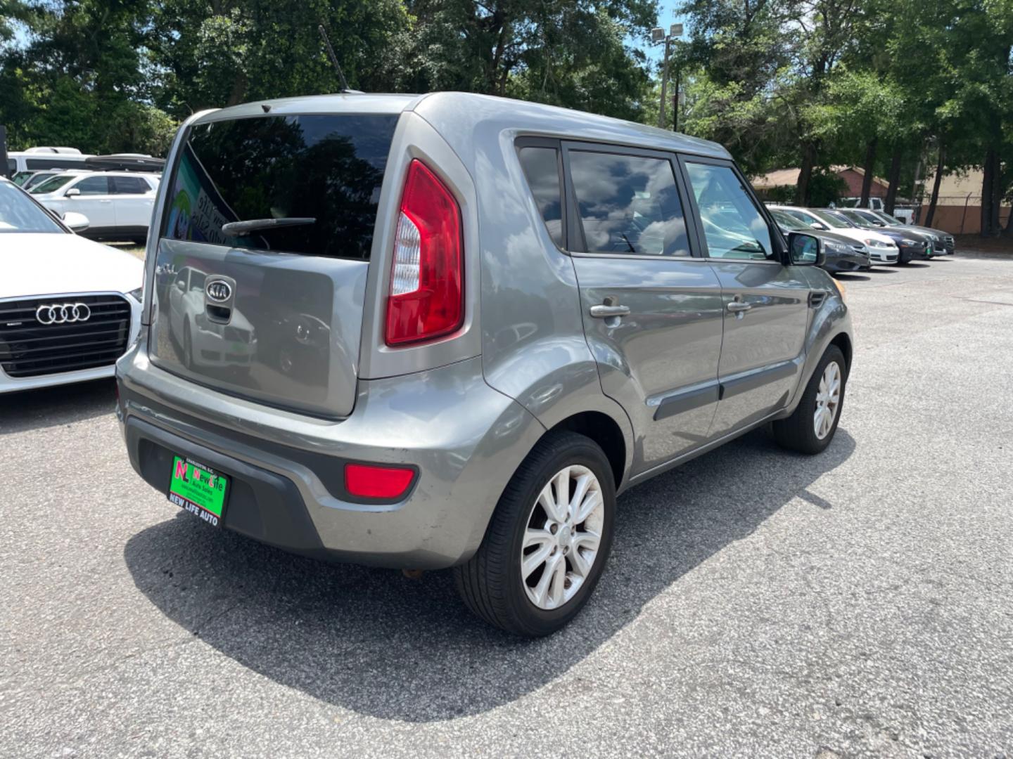 2012 SILVER KIA SOUL + (KNDJT2A62C7) with an 2.0L engine, 6-Speed Manual transmission, located at 5103 Dorchester Rd., Charleston, SC, 29418-5607, (843) 767-1122, 36.245171, -115.228050 - Certified One Owner with 6-SPeed Manual Transmission, CD/AUX/Sat/Bluetooth, Power Windows, Power Locks, Power Mirrors, Keyless Entry, Spacious Cargo, Alloy Wheels. Clean CarFax (no accidents reported!) Local Trade-in!! 146k miles Located at New Life Auto Sales! 2023 WINNER for Post & Courier's Cha - Photo#6